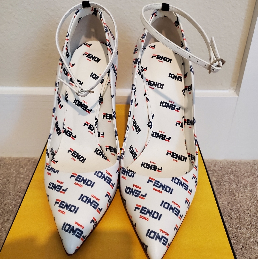 Fendi Roma Pumps - Picture 2 of 4
